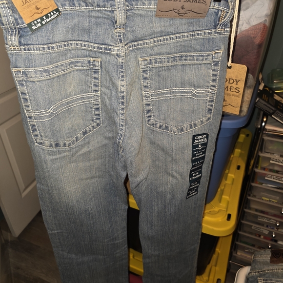 Men's Relaxed Fit Light Blue Jeans - Picture 5 of 9